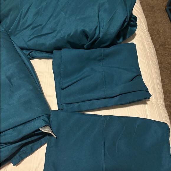 Sheets - Picture 3 of 3